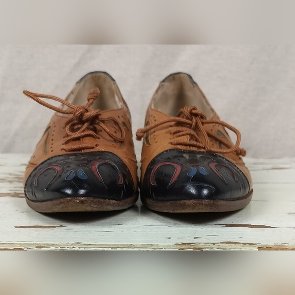 Vintage Paradox Shoes - Picture 5 of 6